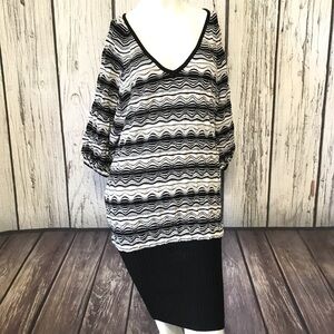 Bebe stretch KNIT DRESS black & white NWT XS D39